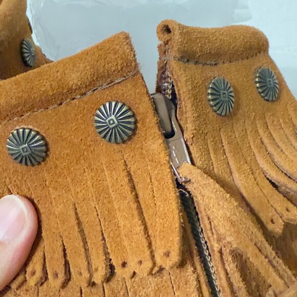 Minnetonka Womens Double Fringe Suede Studded Moccasin Boots Side Zip Sz 7 Tan - Picture 3 of 11